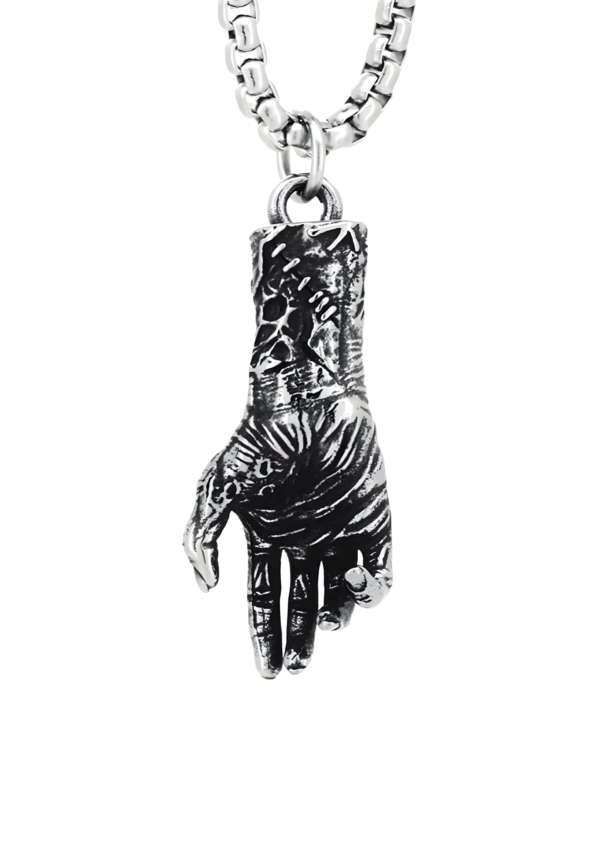 Silberne frankensteins hand halskette mit kunstvollem gothic design und zierlicher kette im horror stil